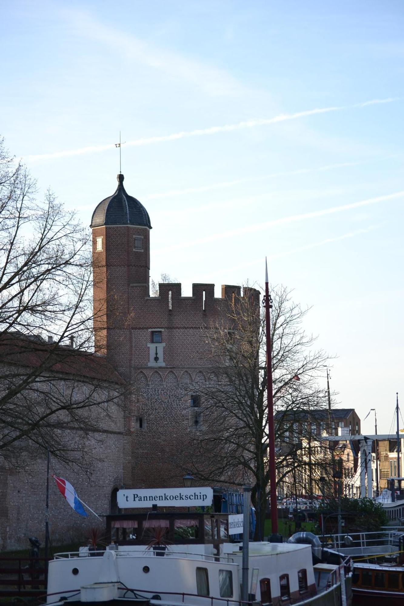 De Pelsertoren Bed and Breakfast Zwolle  Buitenkant foto